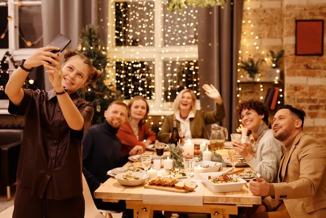 tips-on-lighting-a-pre-lit-christmas-tree