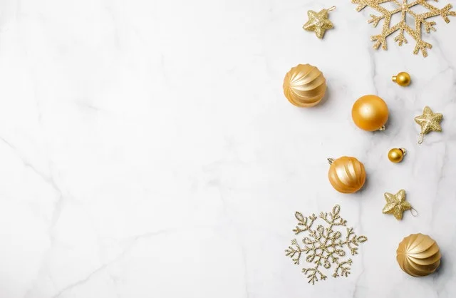 how-to-fluff-artificial-wreaths-and-garlands